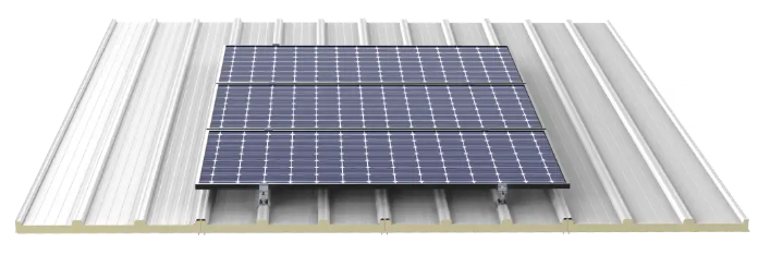 Φωτοβολταϊκά πάνελ εγκατεστημένα πάνω σε solar roof panel οροφής