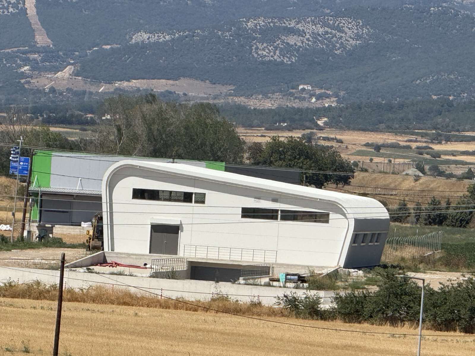 Βιομηχανική μονάδα – standing seam κέλυφος