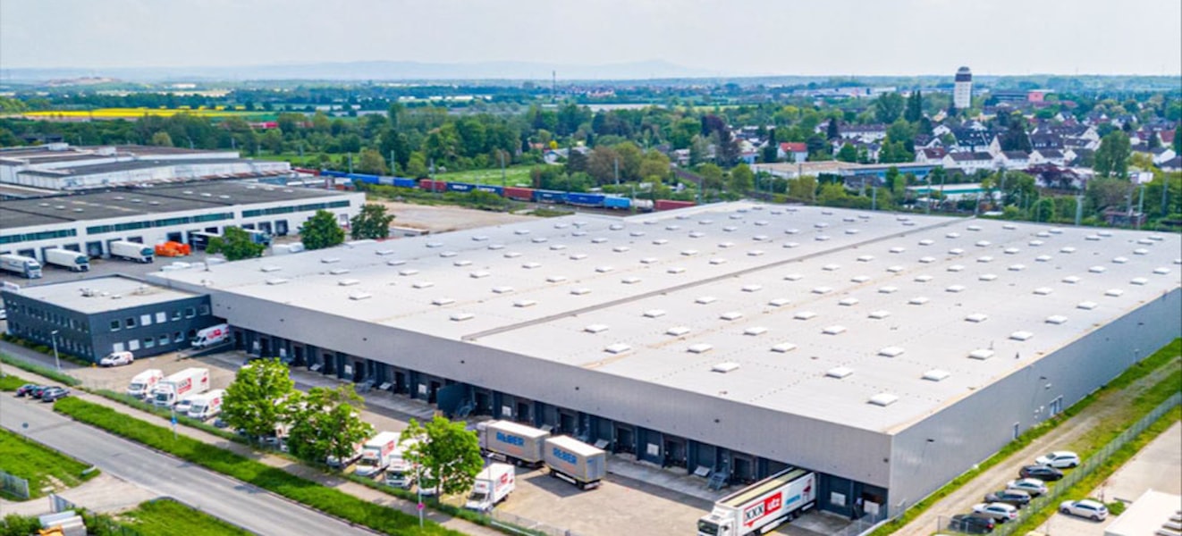 Logistics κέντρο – ράμπες φορτοεκφόρτωσης και πλαγιοκάλυψη